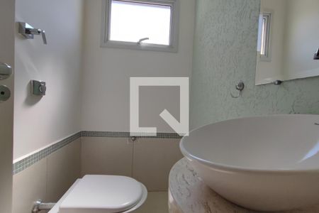 Casa de condomínio para alugar com 237m², 4 quartos e 4 vagasBanheiro Social