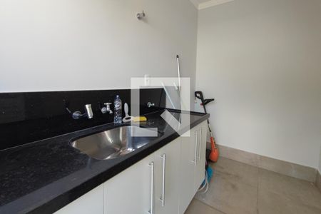 Casa de condomínio para alugar com 237m², 4 quartos e 4 vagasÁrea de Serviço