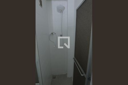 Banheiro de apartamento para alugar com 1 quarto, 30m² em Vargem Grande, Rio de Janeiro