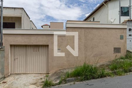 Fachada de casa à venda com 3 quartos, 110m² em Jaqueline, Belo Horizonte