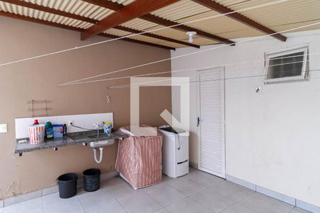 Quintal de casa à venda com 3 quartos, 110m² em Jaqueline, Belo Horizonte