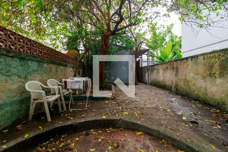 Casa à venda com 250m², 2 quartos e 2 vagasQuintal