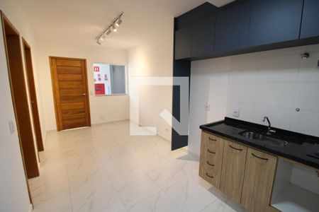 Sala integrada com Cozinha de casa de condomínio para alugar com 2 quartos, 36m² em Vila Mazzei, São Paulo