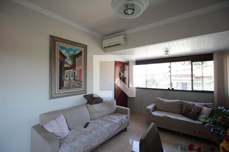 Sala de casa à venda com 3 quartos, 150m² em Copacabana, Belo Horizonte