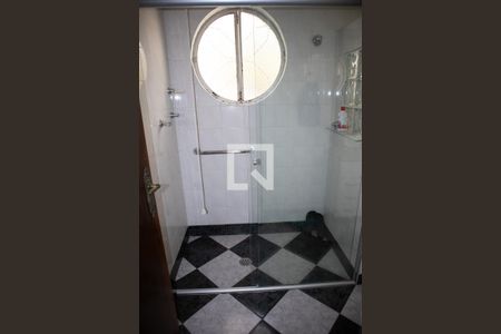 Casa à venda com 340m², 3 quartos e 4 vagasBanheiro do Quarto 2