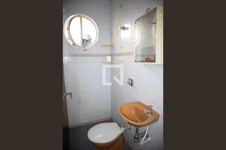 Casa à venda com 340m², 3 quartos e 4 vagasBanheiro de serviço