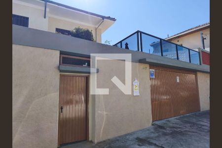 Fachada + Plaquinha de casa à venda com 3 quartos, 180m² em Ipiranga, São Paulo