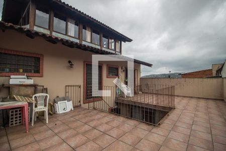 Casa à venda com 238m², 4 quartos e 2 vagasquintal