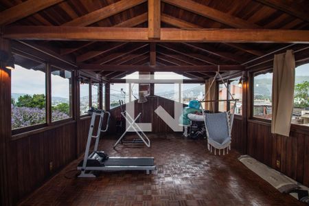 Casa à venda com 238m², 4 quartos e 2 vagasTerraço