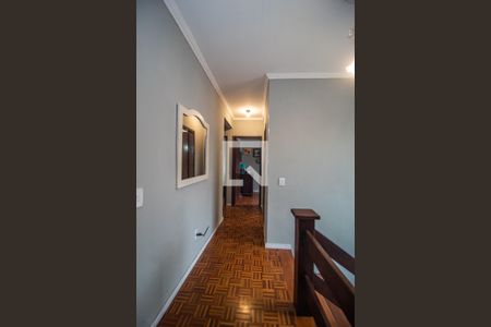 Casa à venda com 238m², 4 quartos e 2 vagasCorredor segundo piso