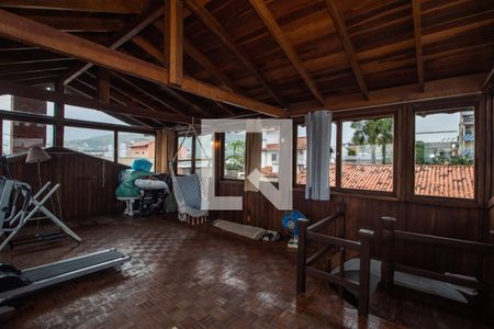 Casa à venda com 238m², 4 quartos e 2 vagasTerraço