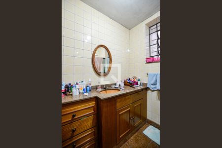 Casa à venda com 120m², 5 quartos e 3 vagas Casa à venda com 120m², 5 quartos e 3 vagasBanheiro 3