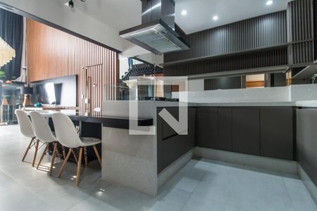 Apartamento à venda com 200m², 3 quartos e 2 vagas Apartamento à venda com 200m², 3 quartos e 2 vagasCozinha