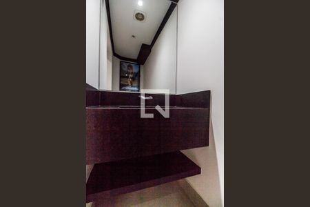 Apartamento à venda com 200m², 3 quartos e 2 vagas Apartamento à venda com 200m², 3 quartos e 2 vagasLavabo