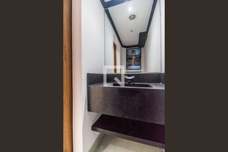 Apartamento à venda com 200m², 3 quartos e 2 vagas Apartamento à venda com 200m², 3 quartos e 2 vagasLavabo