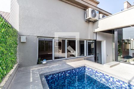 Apartamento à venda com 200m², 3 quartos e 2 vagas Apartamento à venda com 200m², 3 quartos e 2 vagasPiscina