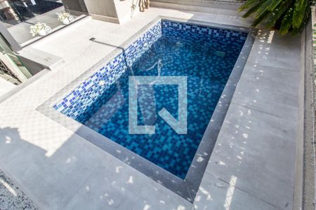 Apartamento à venda com 200m², 3 quartos e 2 vagas Apartamento à venda com 200m², 3 quartos e 2 vagasPiscina