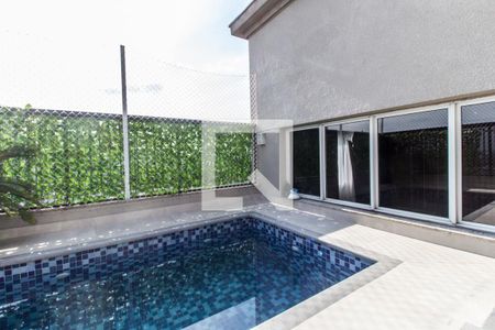 Apartamento à venda com 200m², 3 quartos e 2 vagas Apartamento à venda com 200m², 3 quartos e 2 vagasPiscina