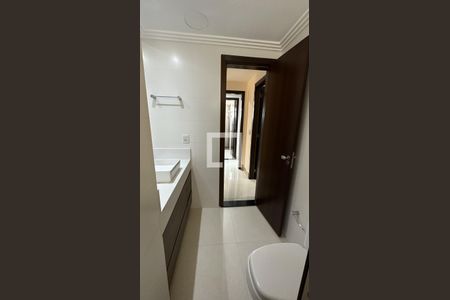 Apartamento para alugar com 100m², 2 quartos e 2 vagasBanheiro Corredor