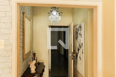 Hall de entrada de apartamento à venda com 2 quartos, 100m² em Copacabana, Rio de Janeiro