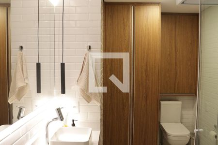 Banheiro de kitnet/studio para alugar com 1 quarto, 18m² em Perdizes, São Paulo