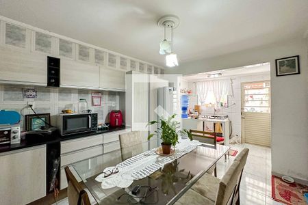 Casa para alugar com 240m², 3 quartos e 2 vagasCozinha