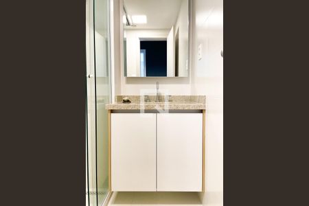 Apartamento à venda com 70m², 2 quartos e 1 vaga Apartamento à venda com 70m², 2 quartos e 1 vagaBanheiro