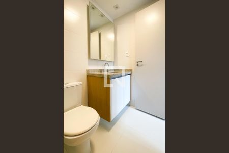 Apartamento à venda com 70m², 2 quartos e 1 vaga Apartamento à venda com 70m², 2 quartos e 1 vagaBanheiro