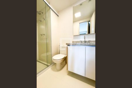 Apartamento à venda com 70m², 2 quartos e 1 vaga Apartamento à venda com 70m², 2 quartos e 1 vagaBanheiro