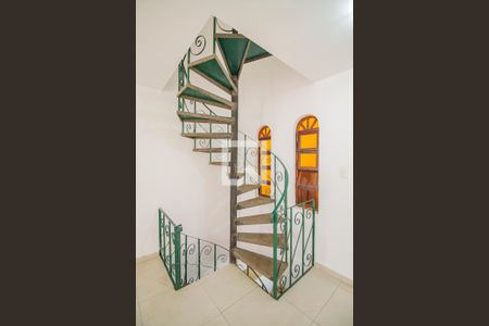 Escada de casa à venda com 3 quartos, 138m² em Parque Colonial, São Paulo