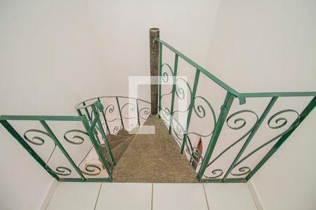 Casa à venda com 138m², 3 quartos e 2 vagasEscada