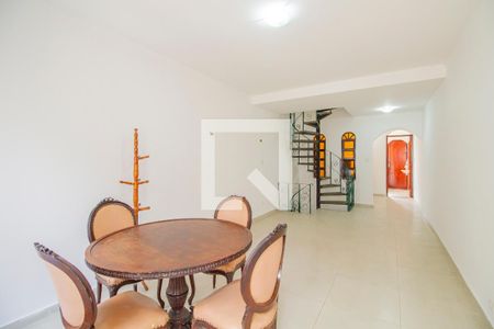 Sala de casa à venda com 3 quartos, 138m² em Parque Colonial, São Paulo