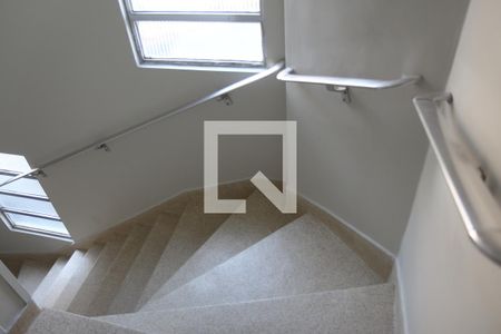 Apartamento à venda com 56m², 2 quartos e 1 vagaEscada