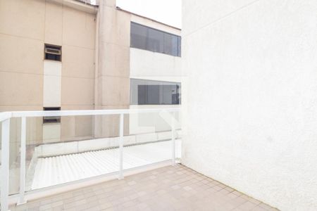 Apartamento à venda com 85m², 3 quartos e 2 vagas Apartamento à venda com 85m², 3 quartos e 2 vagasTerraço
