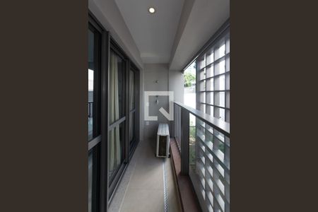 Varanda de kitnet/studio à venda com 1 quarto, 26m² em Campo Belo, São Paulo