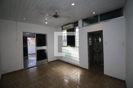 Quarto 1 Suíte de casa para alugar com 2 quartos, 50m² em Pilares, Rio de Janeiro