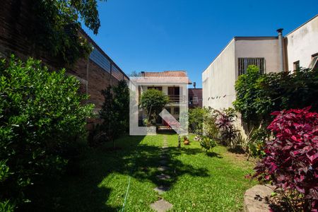Casa à venda com 300m², 3 quartos e 5 vagas Casa à venda com 300m², 3 quartos e 5 vagasQuintal