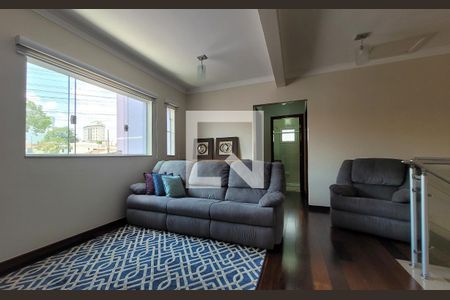 Casa à venda com 242m², 5 quartos e 4 vagasSala 2