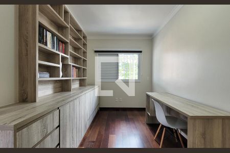 Casa à venda com 242m², 5 quartos e 4 vagasQuarto 2