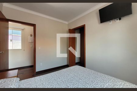 Casa à venda com 242m², 5 quartos e 4 vagasSuíte  2