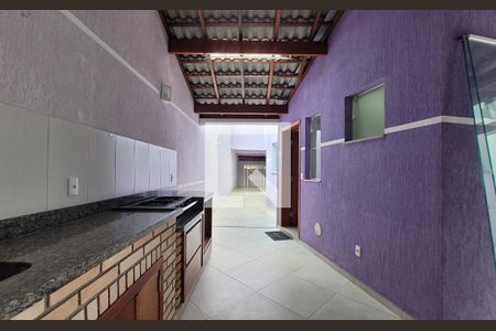 Casa à venda com 242m², 5 quartos e 4 vagasChurrasqueira