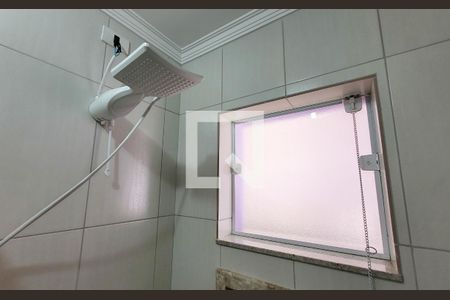 Casa à venda com 242m², 5 quartos e 4 vagasBanheiro da suíte