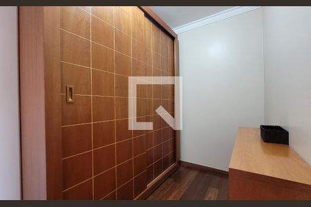 Casa à venda com 242m², 5 quartos e 4 vagasCloset