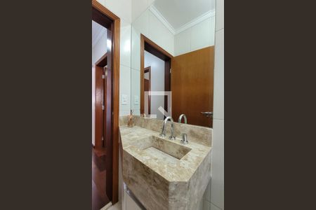 Casa à venda com 242m², 5 quartos e 4 vagasBanheiro