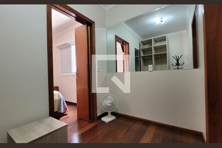 Casa à venda com 242m², 5 quartos e 4 vagasCloset