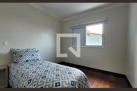 Casa à venda com 242m², 5 quartos e 4 vagasSuíte  3