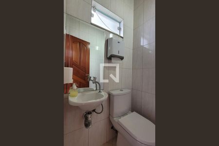 Casa à venda com 242m², 5 quartos e 4 vagasBanheiro