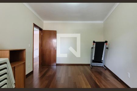Casa à venda com 242m², 5 quartos e 4 vagasQuarto