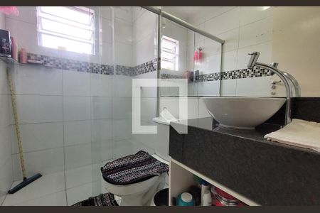 Casa à venda com 106m², 3 quartos e 2 vagasBanheiro