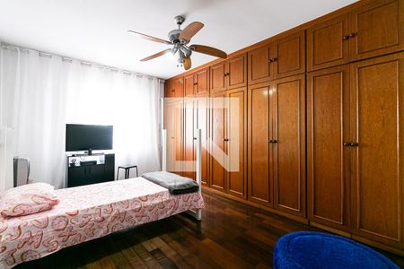 Suíte de casa à venda com 3 quartos, 200m² em Vila Carrao, São Paulo